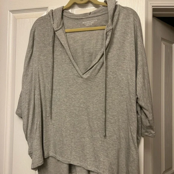 BEYOND YOGA v-neck pullover poncho - Picture 4 of 10